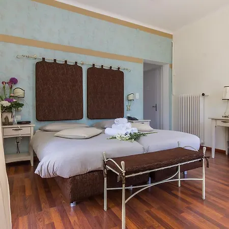 Riviera Szálloda 3*