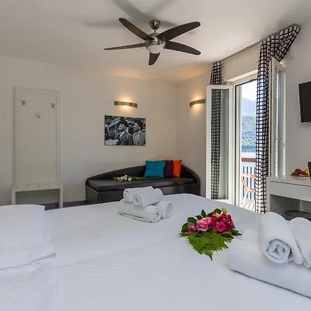 Riviera Szálloda 3*