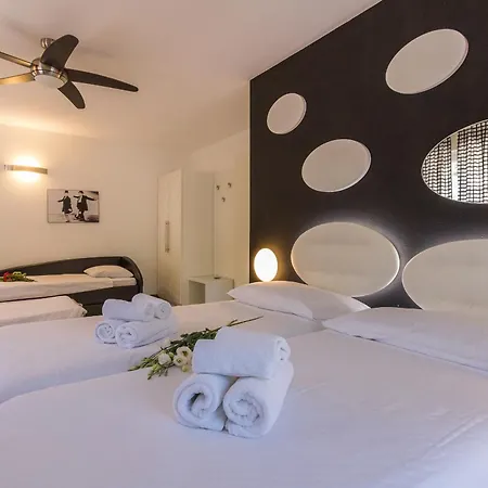 Riviera Hotel